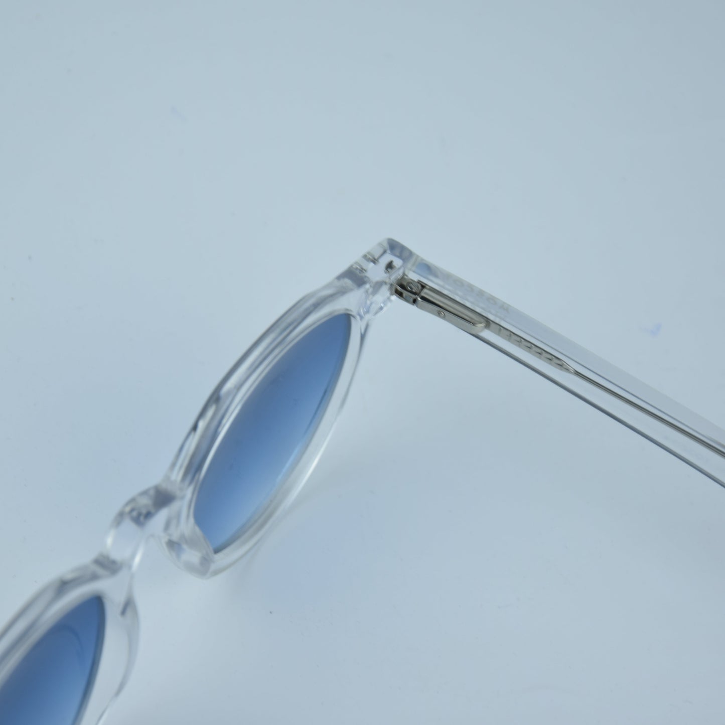 SOLAIRE: MOSCOT R0084 BLEU
