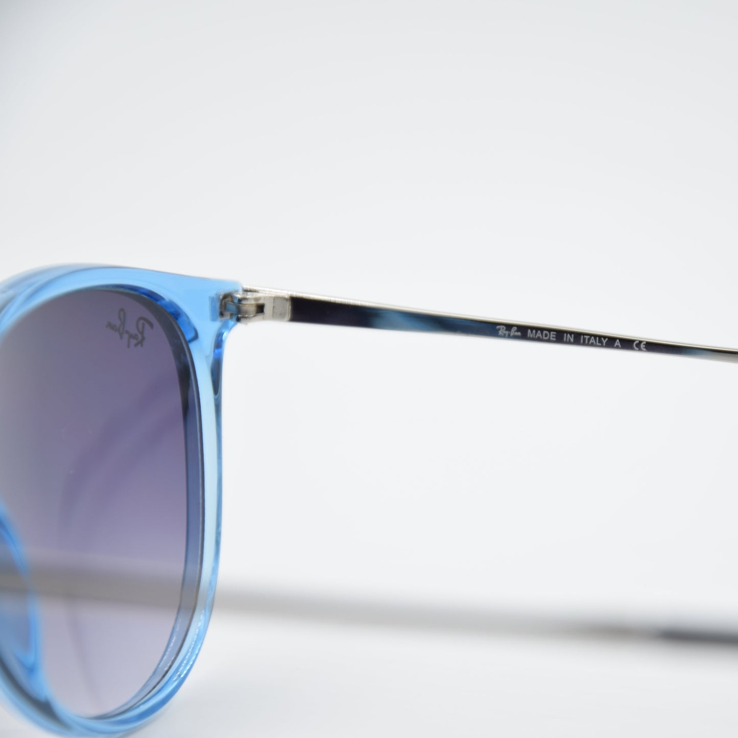 SOLAIRE :RAY-BAN RB4171 ERIKA 6515/4L