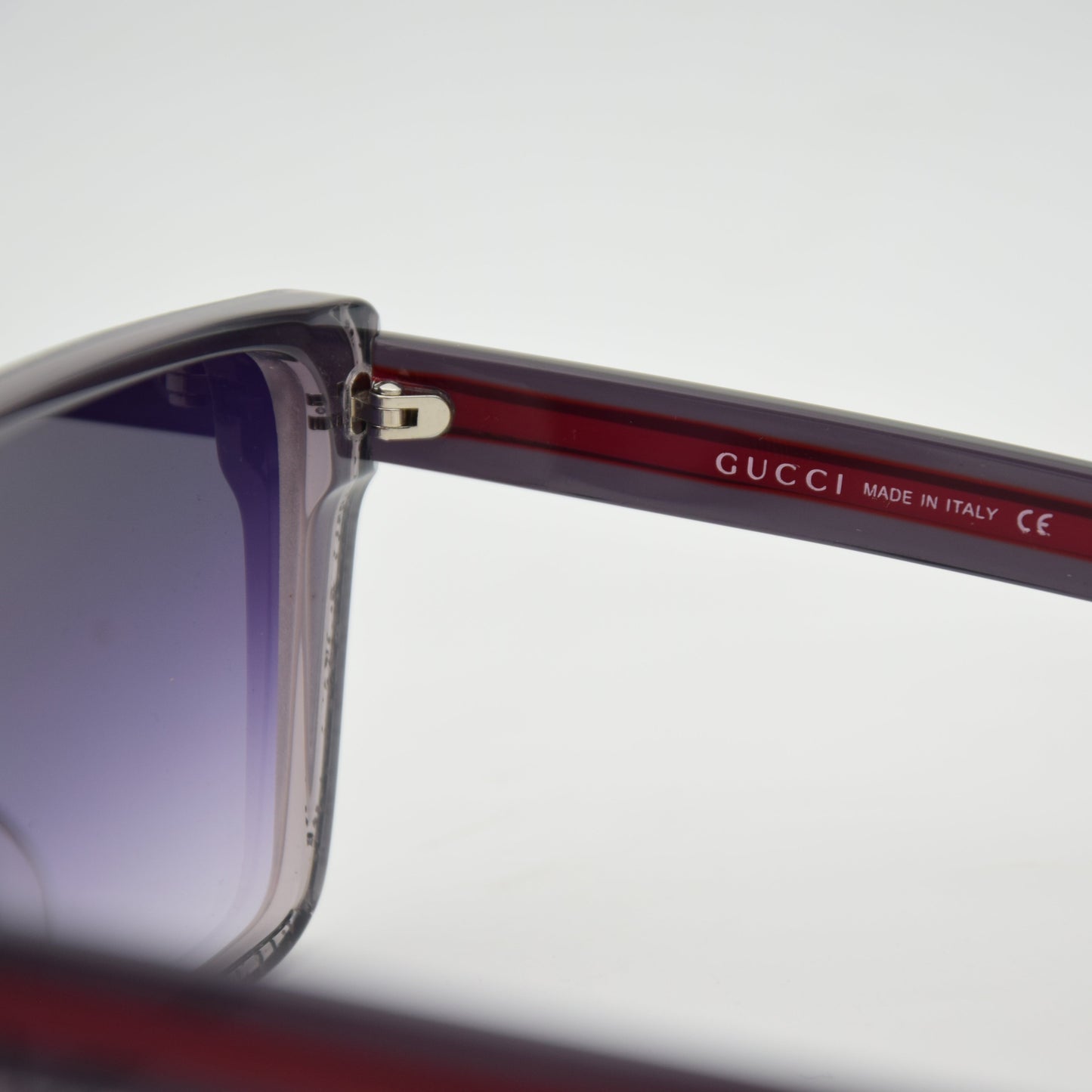 SOLAIRE: GUCCI GG0507 NOIR/RED