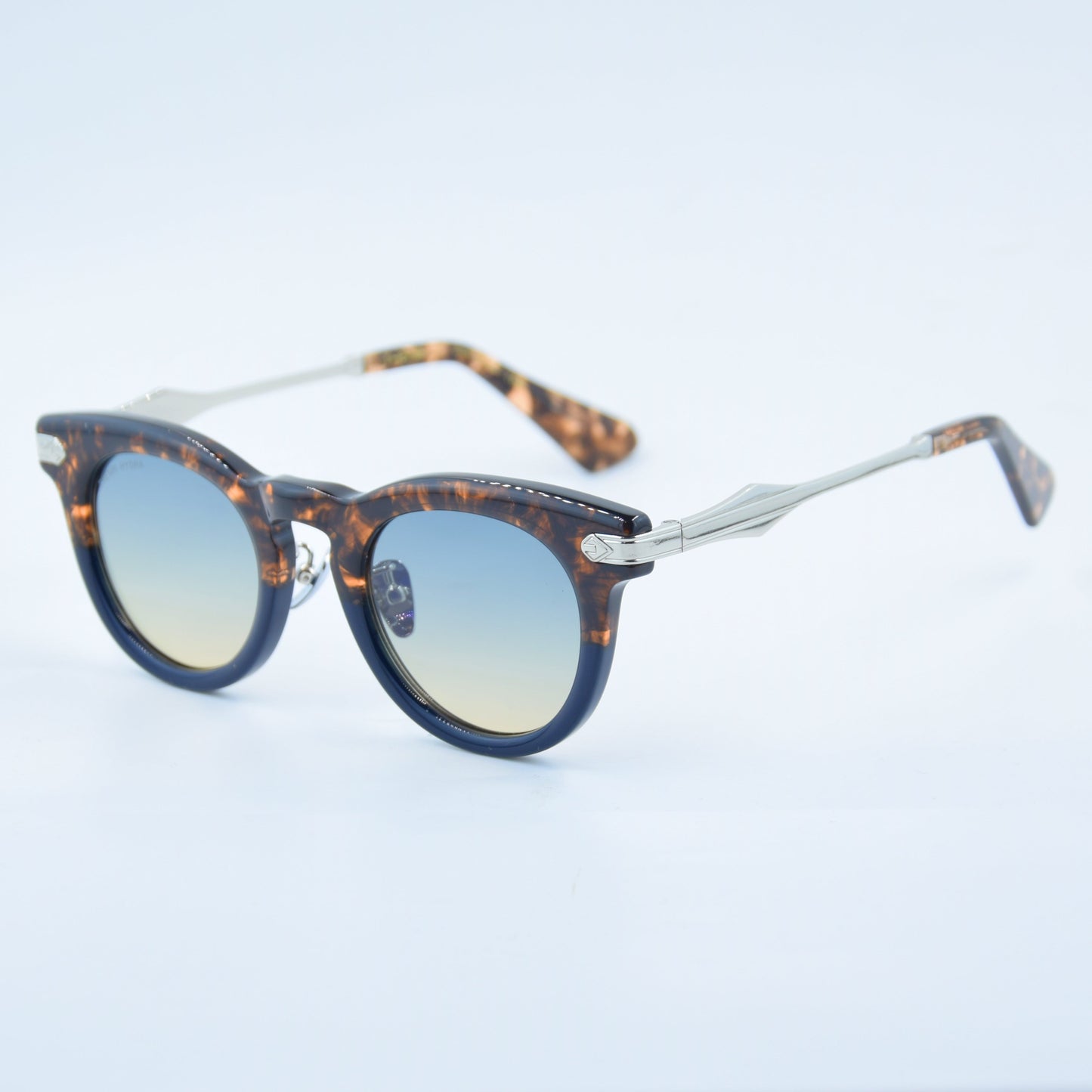 SOLAIRE: Thenri Carbon 1 of 199 002