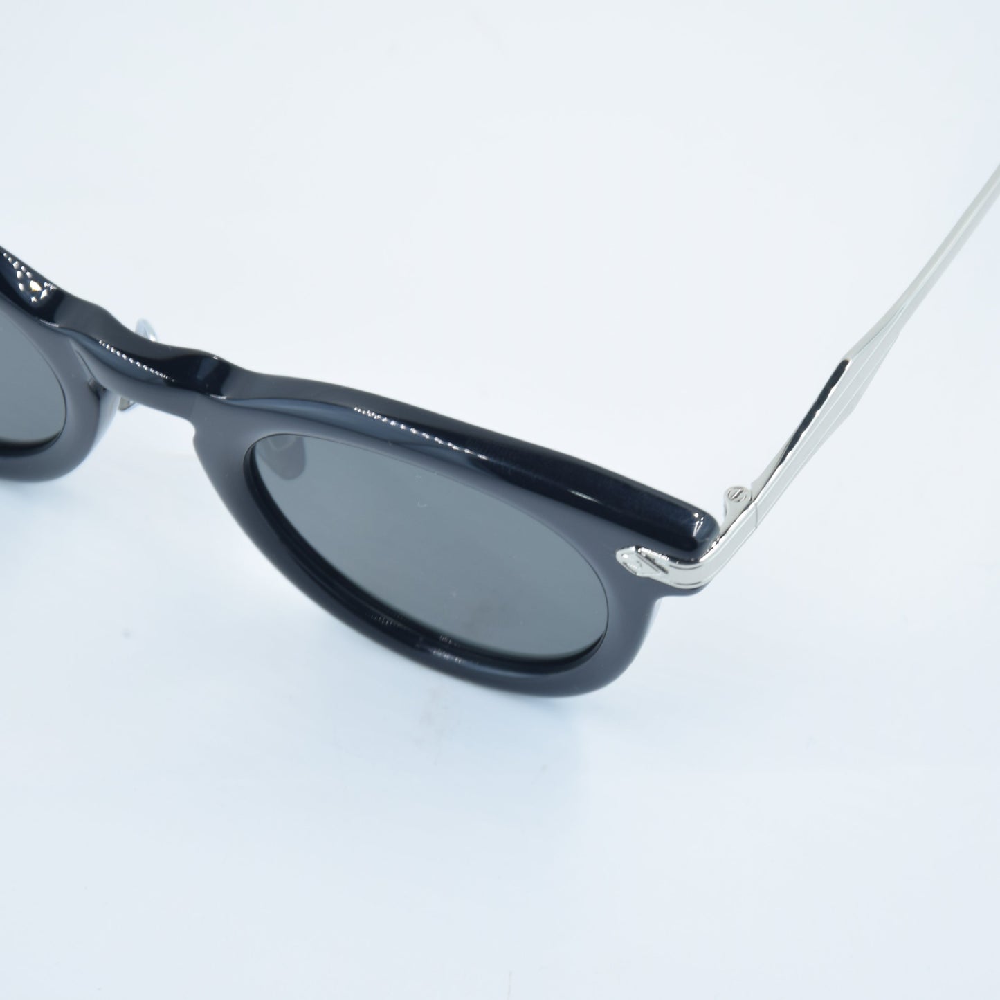 SOLAIRE: Thenri Carbon 1 of 199 003