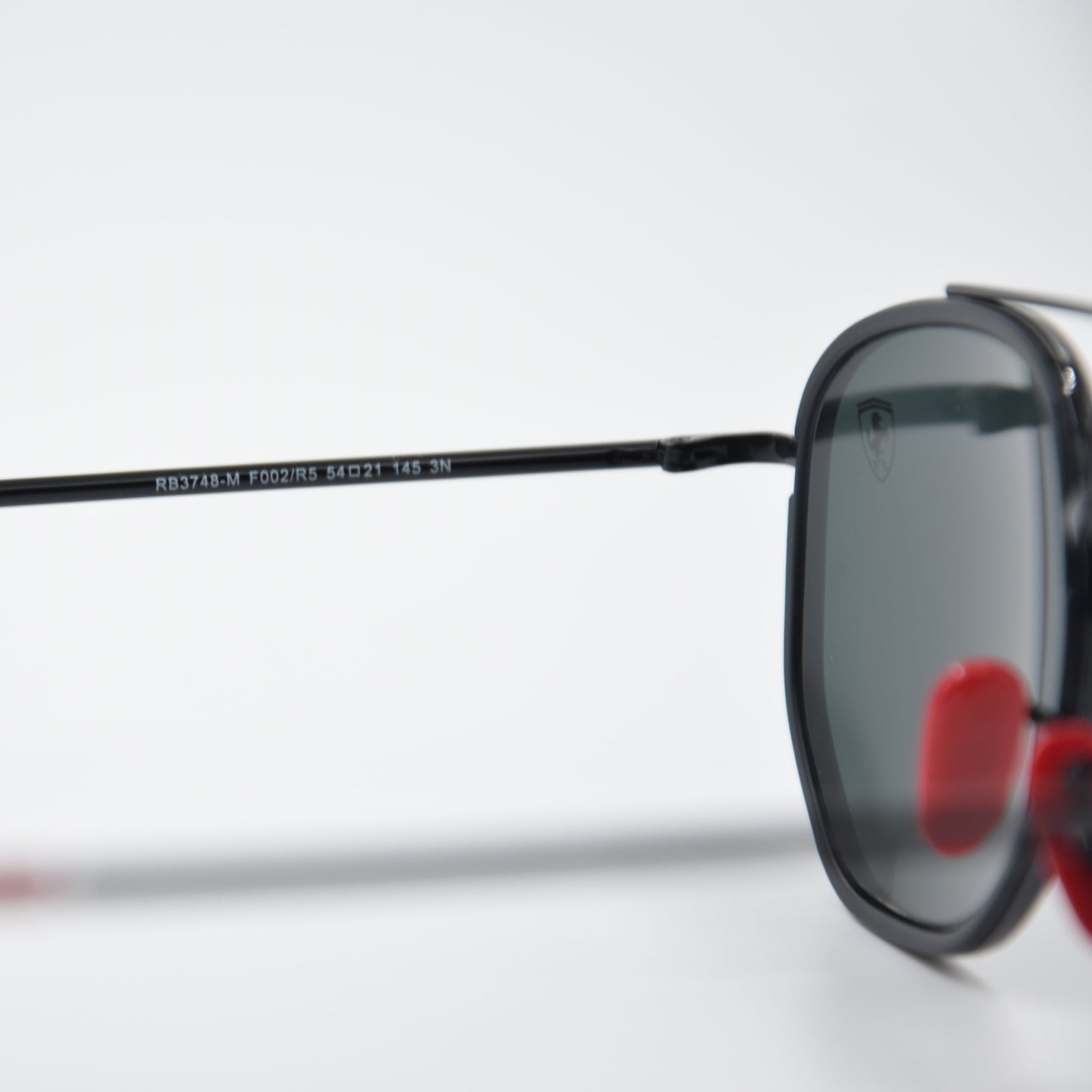 SOLAIRE :RAY-BAN RB3748-M FERRARI F002/R5