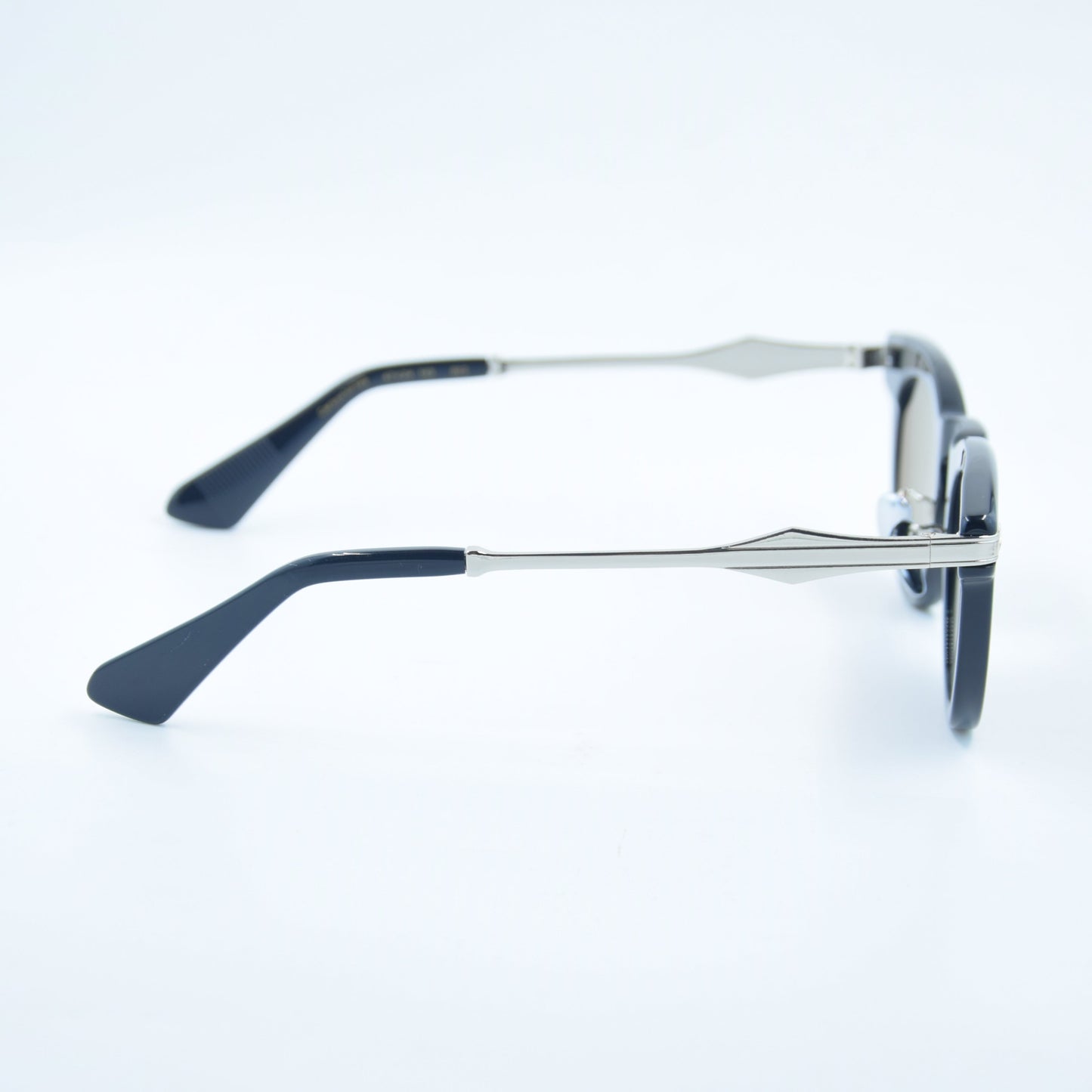 SOLAIRE: Thenri Carbon 1 of 199 003