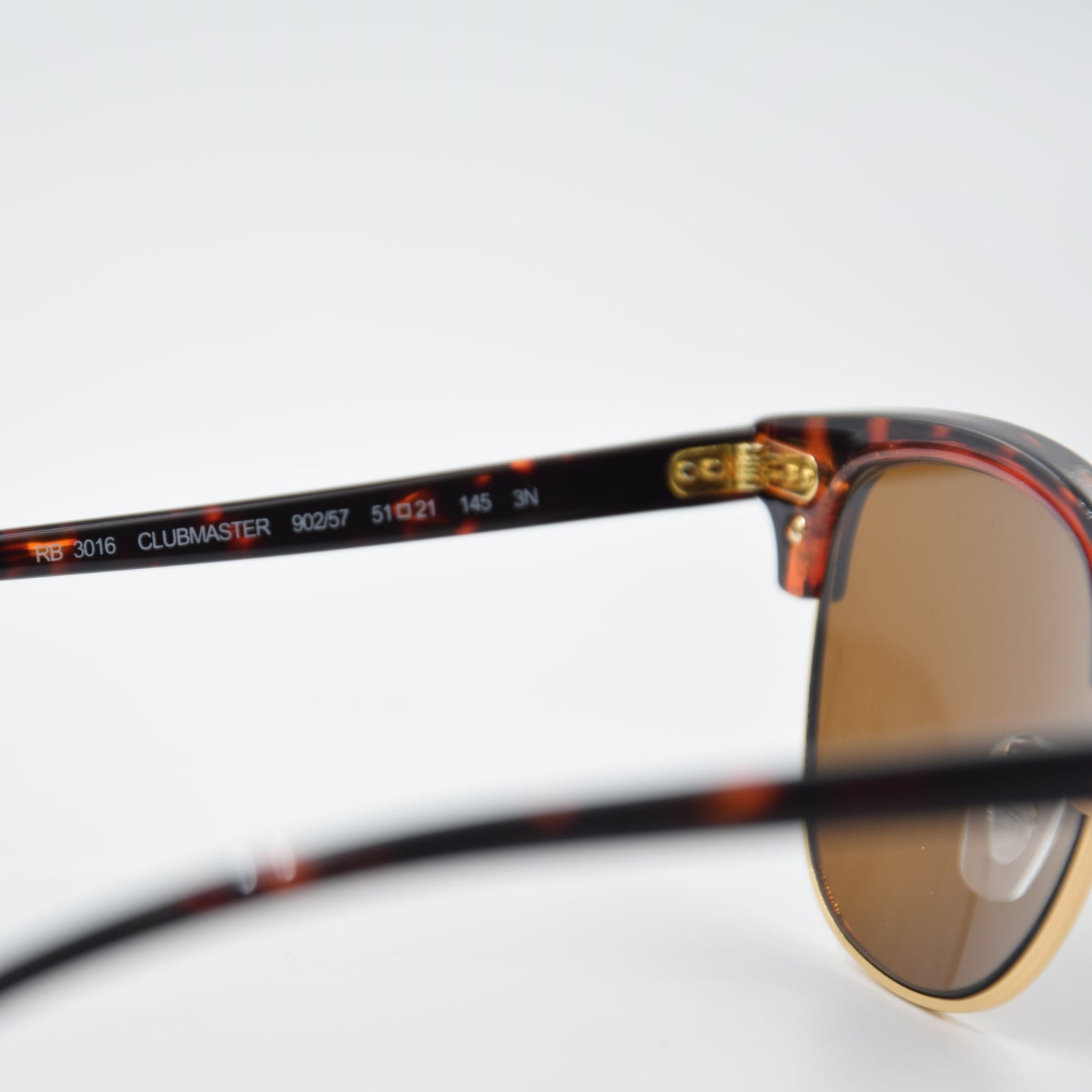 SOLAIRE :RAY-BAN CLUBMASTER RB3016 902/57