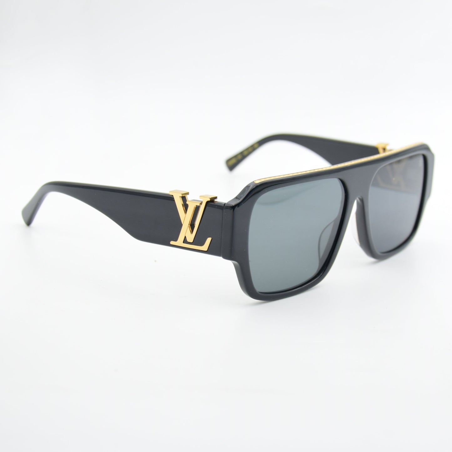 SOLAIRE: LUIS VUITTON Z2686E BLACK