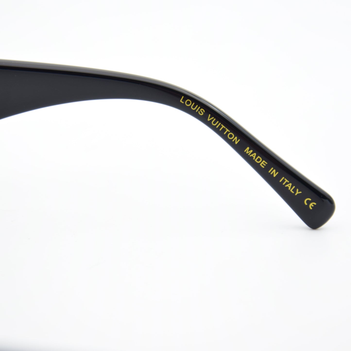 SOLAIRE: LUIS VUITTON Z2686E BLACK