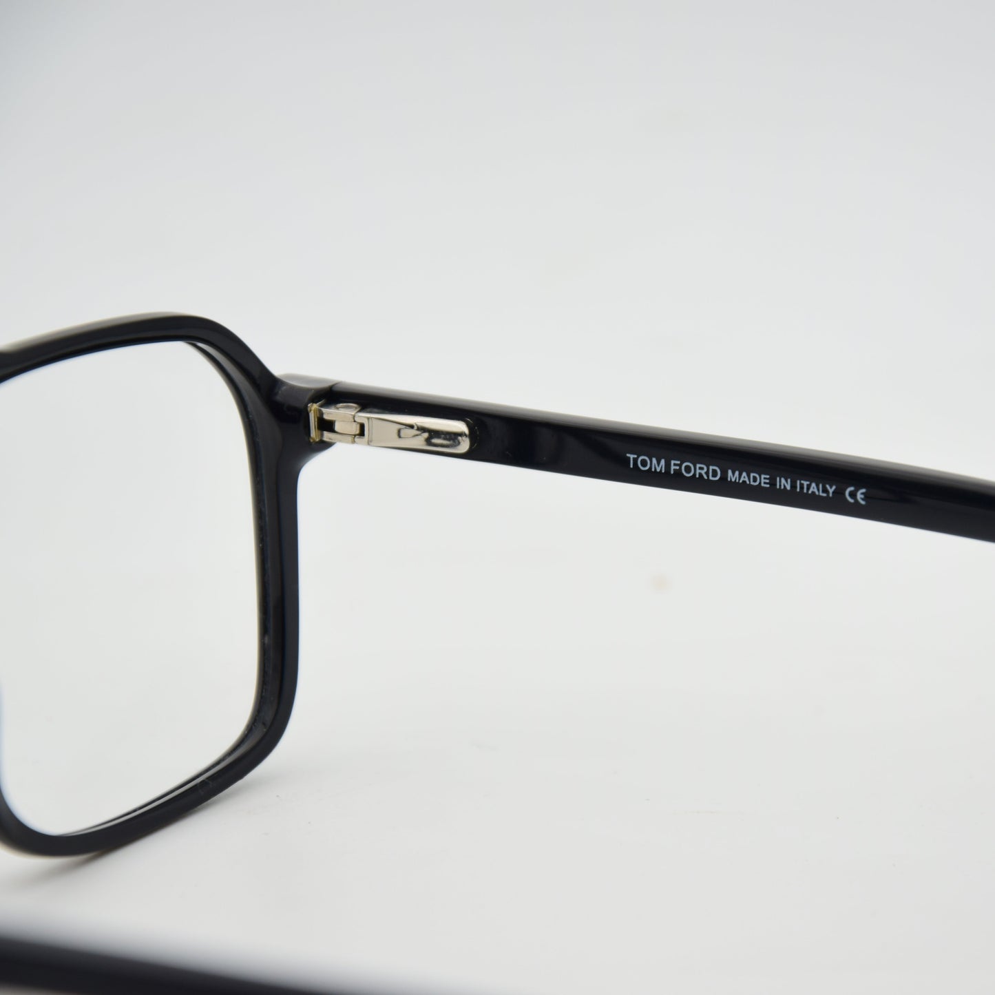 OPTIQUE: TOM FORD W56265 BLACK