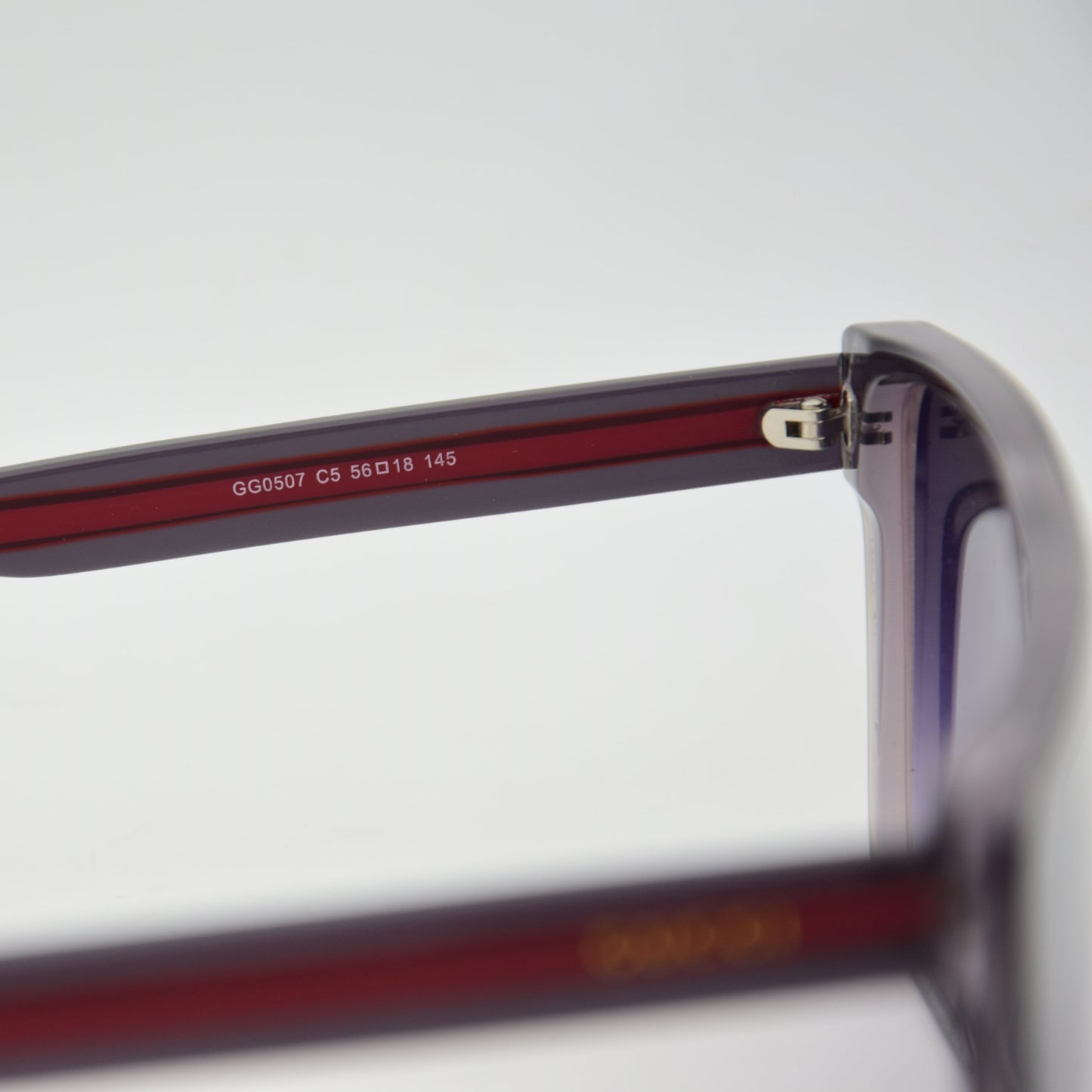 SOLAIRE: GUCCI GG0507 NOIR/RED