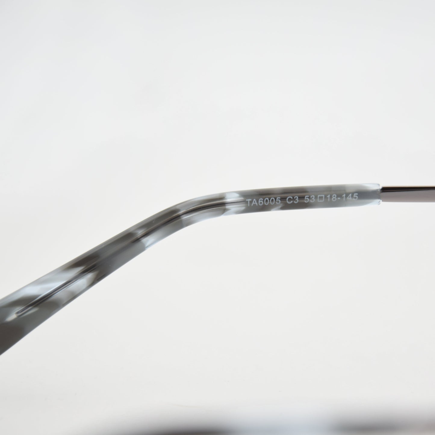 OPTIQUE :SWAROVSKI TA6005 C3